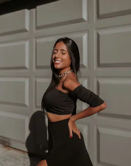 What To Wear Under A Tank Top