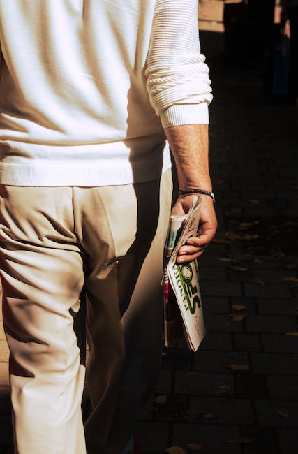 What To Wear With Khaki Pants Male