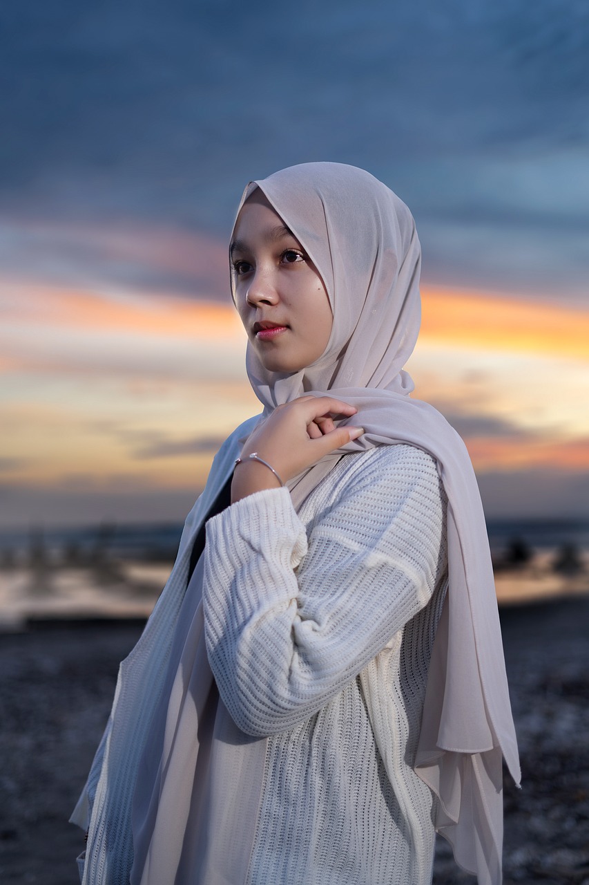 What Age Can A Woman Stop Wearing Hijab