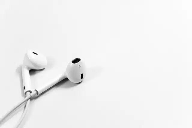 How To Wear Earbuds With Wings