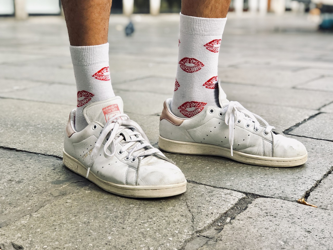 What Socks To Wear With White Sneakers