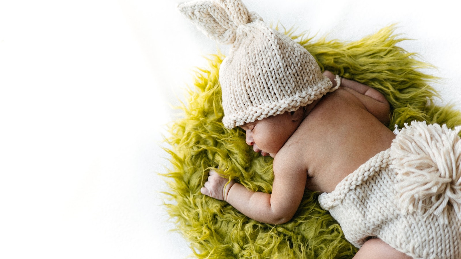 What To Wear For Newborn Family Photos