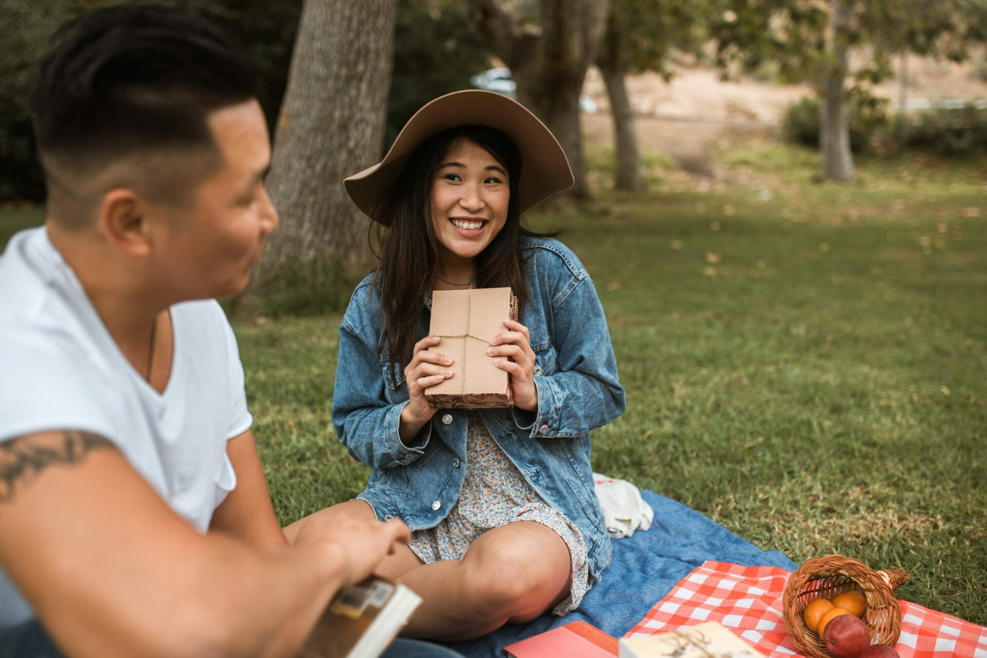 What To Wear On A Picnic Date